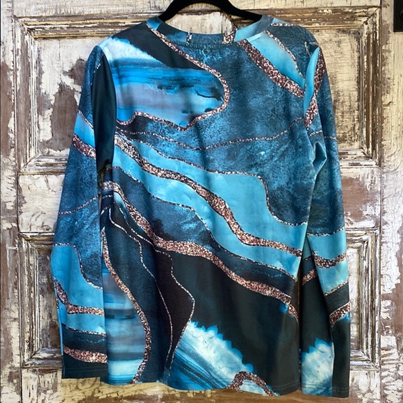 Wave Pattern Long Sleeve Top - Picture 4 of 5